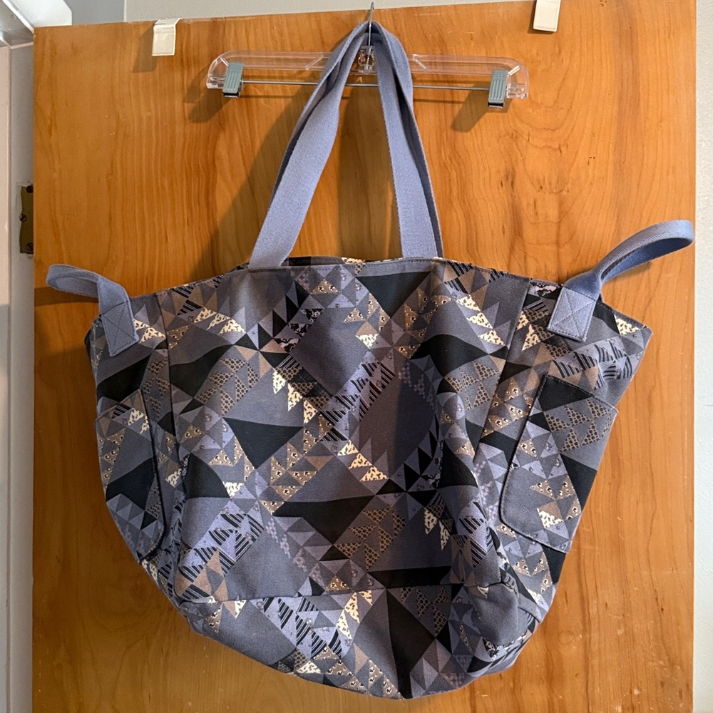 Geometric Patterned Tote Bag - Universal Thread - image 1